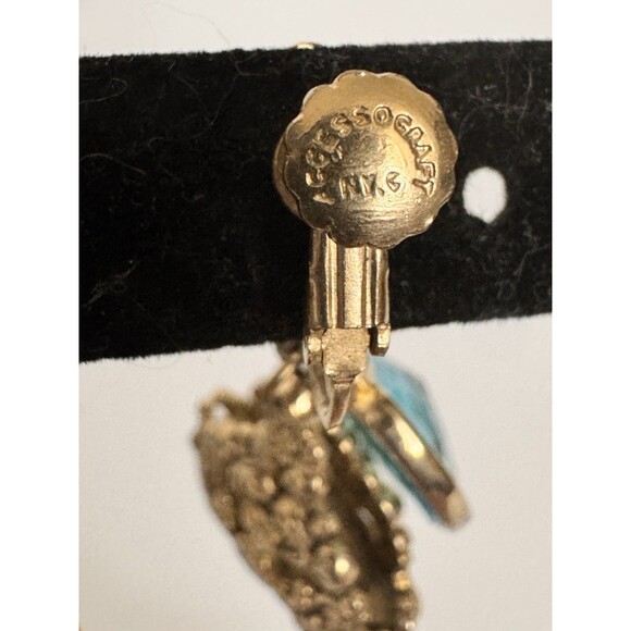 Vintage Accessocraft NYC Blue Cameo Dangle Earrings Goldtone Screwback Signed - Picture 6 of 12